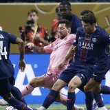 Lionel Messi (au centre) n'a rien pu faire face à son ancien club, le Paris Saint-Germain. KEYSTONE/EPA/ERIK S. LESSER